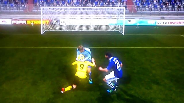 Fifa 12 Funny Blowjob Lewandowski смотреть онлайн