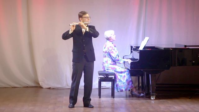 10 К. Сен-Санс "Лебедь", исп. Лекомцев Роман, конц. Зяблевцева А.С. смотреть онлайн