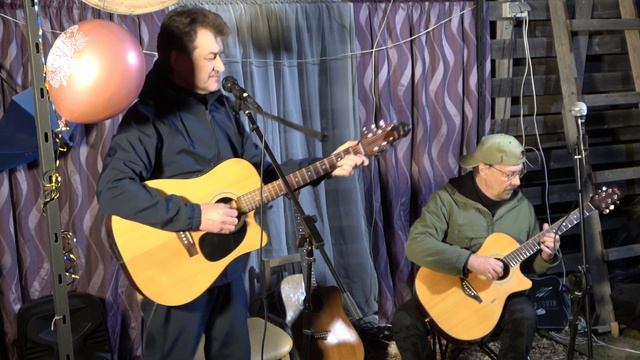 21 А мы с тобой, вдвоём...- Николай Дерягин, Александр Хмелёв