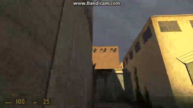 Let's Play Half Life 2 Part 4 THE CROWBAR смотреть онлайн