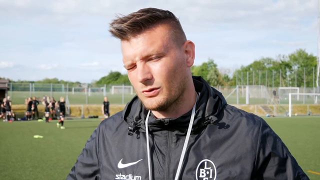 Vi gästar ett kvällspass hos Landskrona BoIS damlag смотреть онлайн