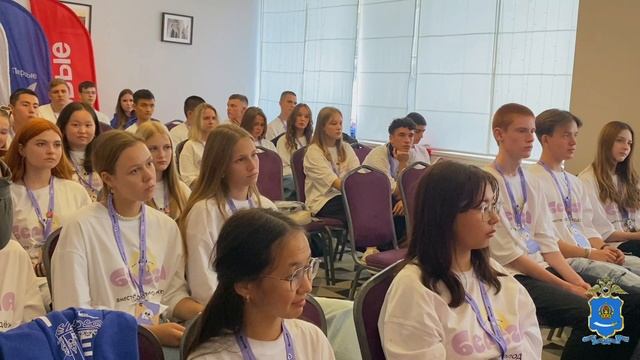 Астраханские полицейские и общественник МВД России приняли участие в образовательном форуме смотреть онлайн