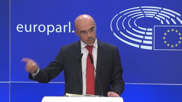 Juan García Gallardo en Bruselas: "La Comisión Europea está ahogando a los ganaderos de Europa" смотреть онлайн