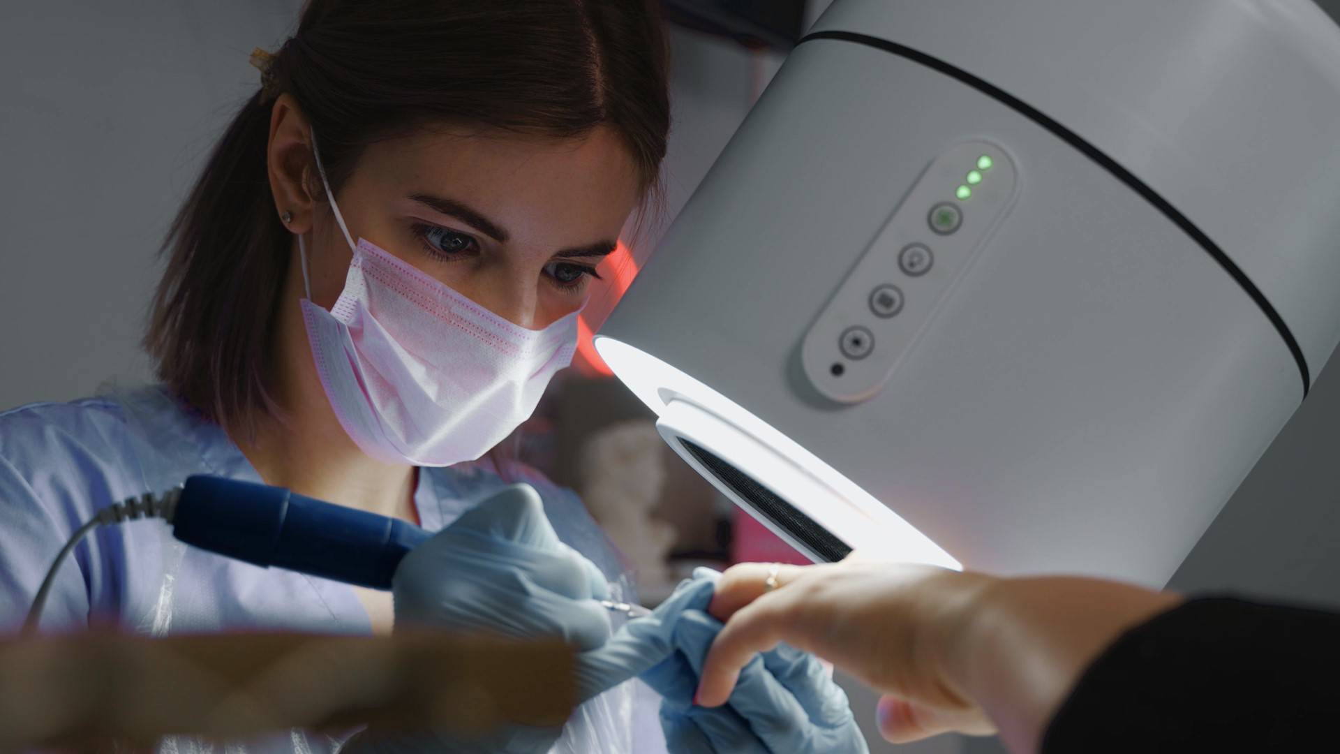 Отзыв о вытяжках 4BLANC от инструктора маникюра и педикюра, спустя 2 года работы смотреть онлайн