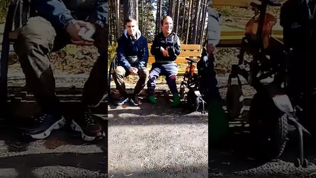 просто сидели на аллее и поговорили обо всём смотреть онлайн