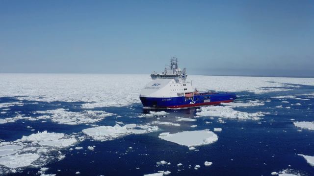 СКФ судно снабжение "Витус Беринг"