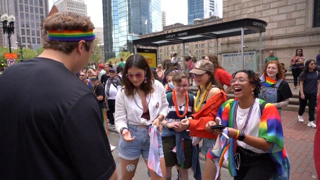 Bruins Defenseman Charlie McAvoy Showing His Support Boston’s 2023 Pride Parade 🏳️🌈 смотреть онлайн