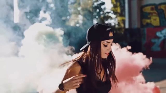 GIRL DANCE (Mairee & Robert Burian - Party Starter) 2020 смотреть онлайн