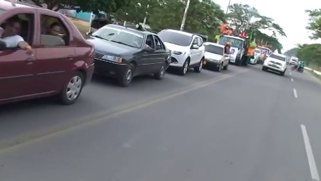 GRAN CARAVANA DE CIERRE DE CAMPAÑA DE REYNALDO VARELA UN HOMBRE DE PALABRA EN CODAZZI CESAR смотреть онлайн