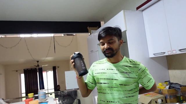 Ye Banda GARAM Protein Shake Peeta hai 😅 смотреть онлайн