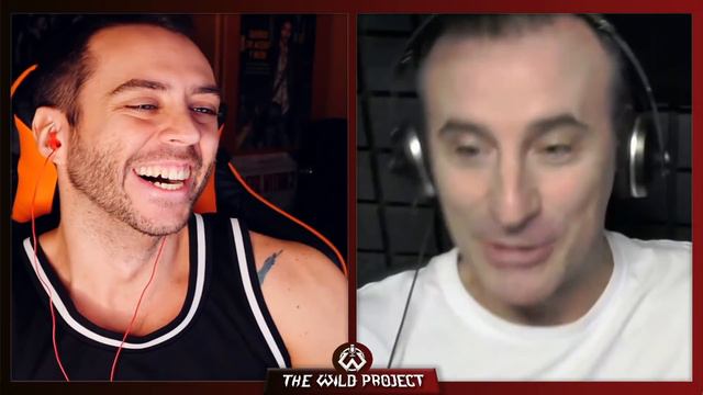 Jordi Wild tiene delante la voz de BATMAN y está contento como un niño pequeño смотреть онлайн
