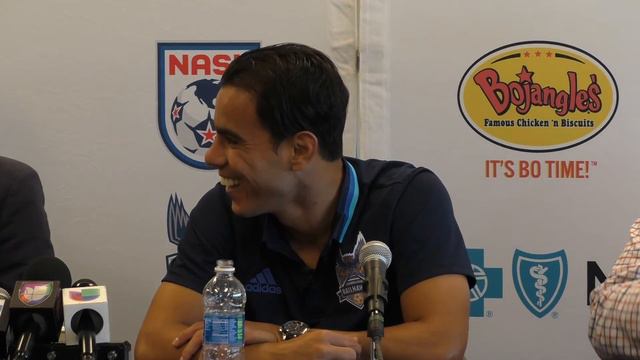 Omar Bravo Conferencia de Prensa con Carolina Railhawks (Completa) смотреть онлайн