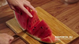 Как нарезать арбуз. Три простых способа