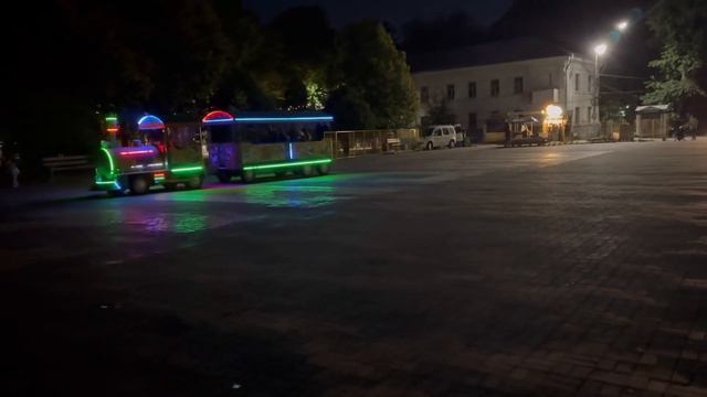 Влог ♥️ Гуляем вечером в парке. Ходили на выборы У родителей поспел шикарный виноград @maryobzor смотреть онлайн