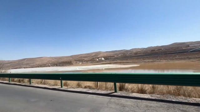 小勇龙龙乌鞘岭打卡，进入河西走廊门户，到凉州吃三套车 смотреть онлайн