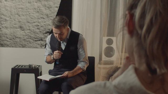 Саша Филипенко читает фрагмент романа "Кремулятор"/Саша Філіпенка чытае фрагмент рамана "Крэмулятар смотреть онлайн