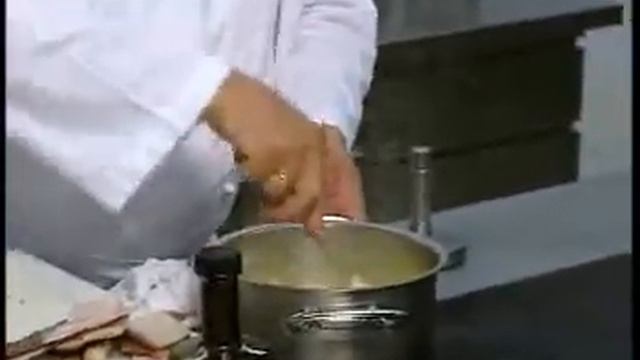 Dariospia cucina dolomiti www.dariospia.it focaccia patate e speck - cake with potatoes and Bacon смотреть онлайн