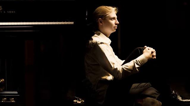 Denis Kozhukhin - Prelude in B minor Bach Siloti смотреть онлайн