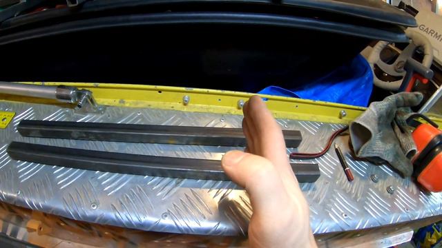 Продольное сиденье со складной спинкой в сани волокуши для мотобуксировщика. смотреть онлайн