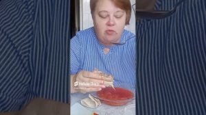 сидит раскачивается 🧘