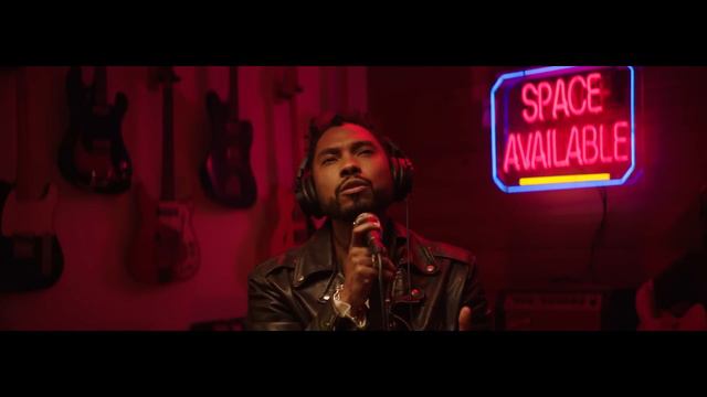 Miguel - Sure Thing (11th Anniversary of "All I Want Is You" Performance Video) смотреть онлайн