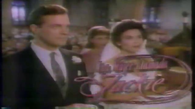 Angelica Rivera Comercial Retro 90s смотреть онлайн