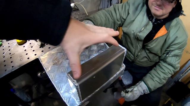 Тюнинг прогресс 2М - Изготовление транца на кринолин для дополнительного лодочного мотора - докатки. смотреть онлайн