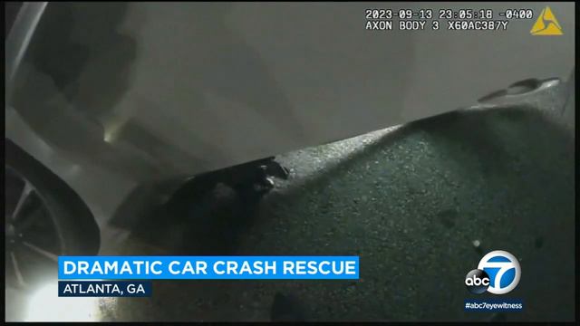 Police officer, bystanders lift a nearly two-ton car to save a teenager's life after crash смотреть онлайн