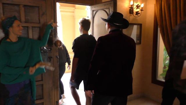 Inside Eden's Gate (A Mad Hatters Film Camp Production) смотреть онлайн