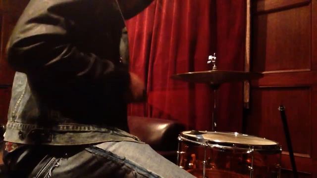 George Spanky McCurdy on drums... just a little mini jam смотреть онлайн
