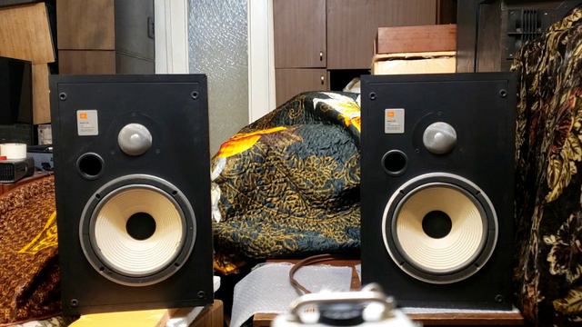 Как надо слушать JBL L56 смотреть онлайн