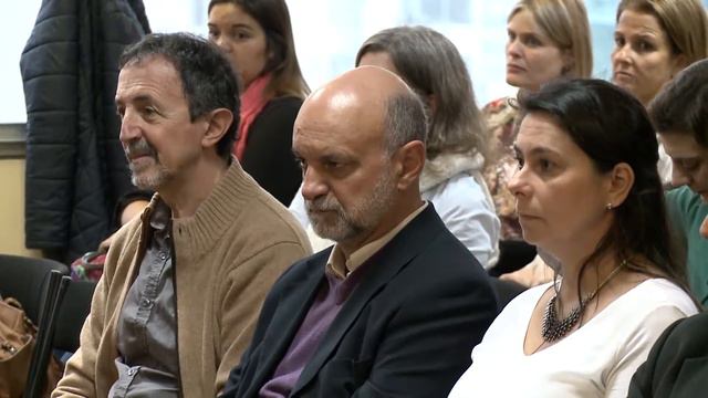 Trabajo en políticas sociales y de salud para apoyar y seguir a los 45.000 niños que nacen por año смотреть онлайн