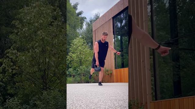 Румынская тяга с гирей на 1 ноге