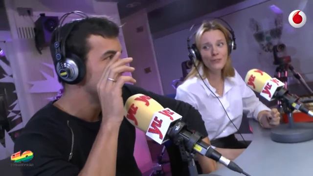 Mario Casas y Carolina Bang cantan el Happy Birthday a YuNTPN смотреть онлайн