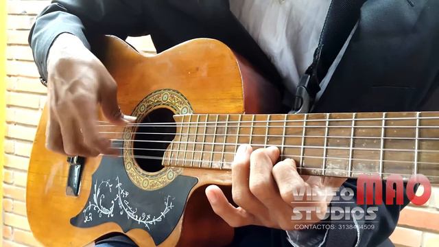 MAURICIO URIBE / TRANQUILA REINA / Y VUELVE MAO смотреть онлайн