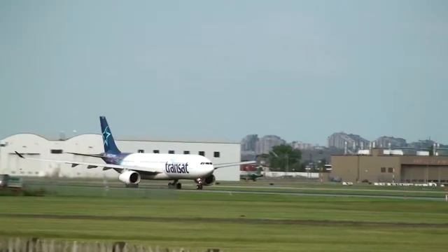 HEAVY A330-300 Air Transat Takeoff [MONTREAL YUL] смотреть онлайн