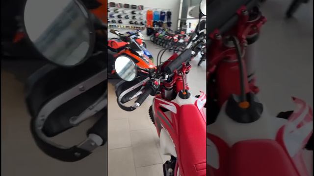 Пушка гонка REGULMOTO Holeshot Red Edition смотреть онлайн