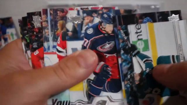 HUGhEs Young Guns Hit!! 19-20 Upper Deck Series 1 Hockey Box Opening смотреть онлайн