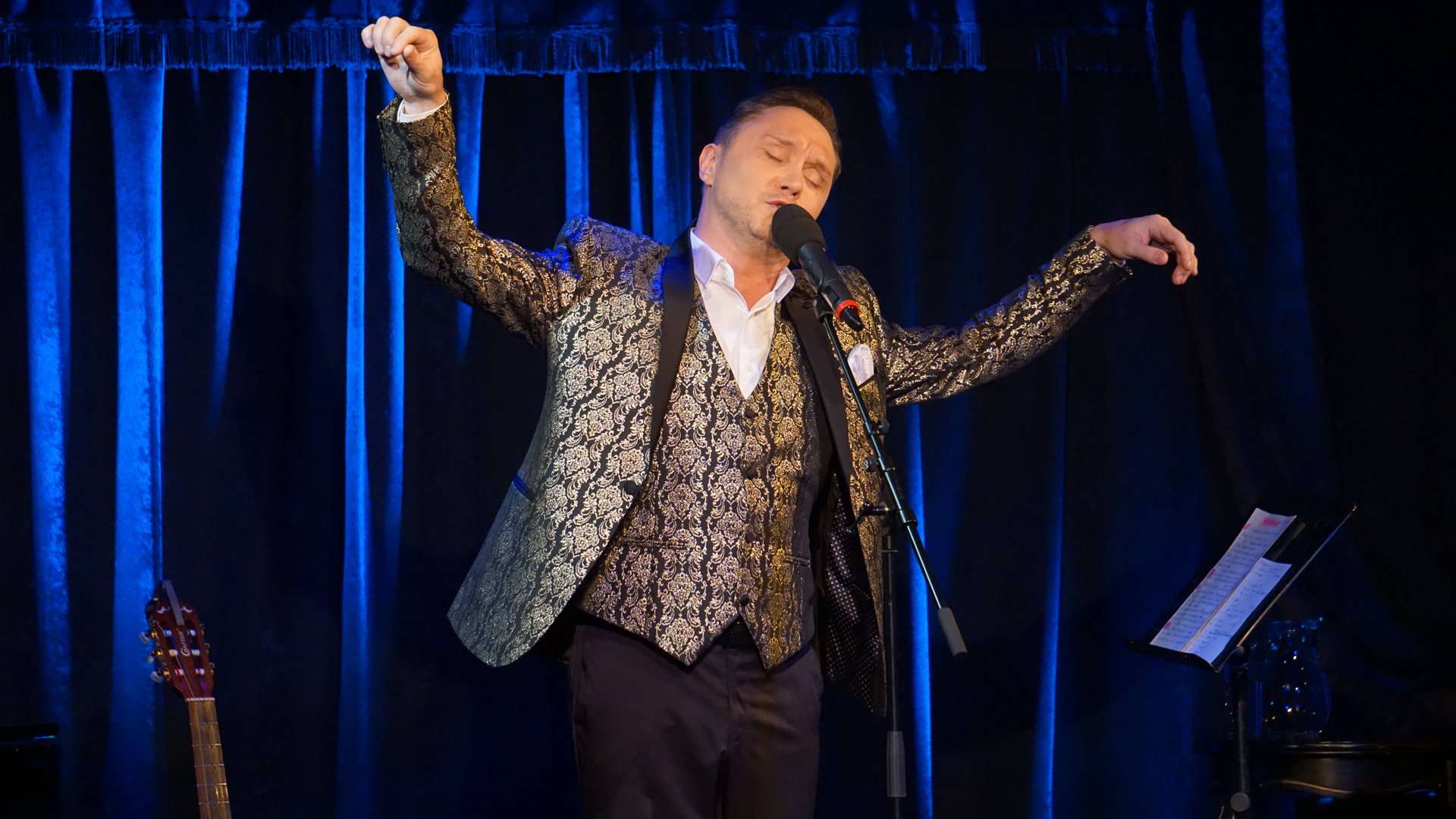 Виталий Ленский. Мадам, уже падают листья. смотреть онлайн