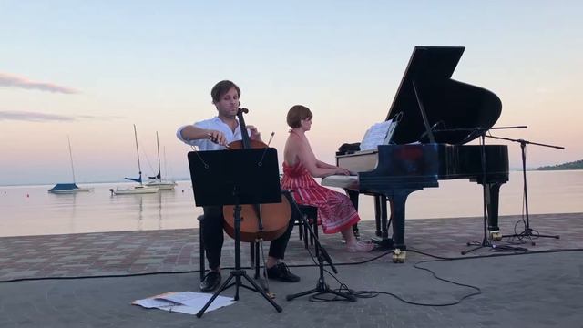 Brahms “Liebestreu” Zoltán Onczay - Violoncello, Erzsébet Németh-Vékes - piano смотреть онлайн