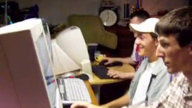 Old Skool Counter-Strike LAN Party смотреть онлайн