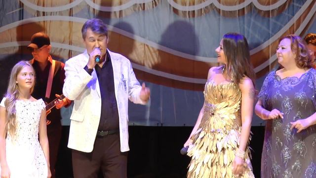 Ева Амурова и Владимир Черняков - За любовь и друзей смотреть онлайн