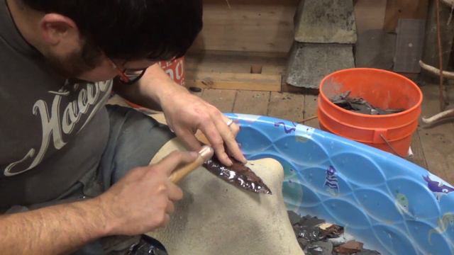 Flint Knapping a Far Cry Primal Inspired Dagger Blade Part 3 смотреть онлайн