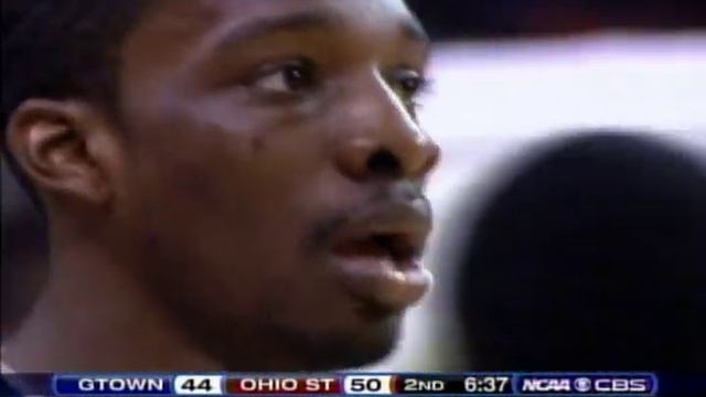 Greg Oden Just Misses a Monster смотреть онлайн