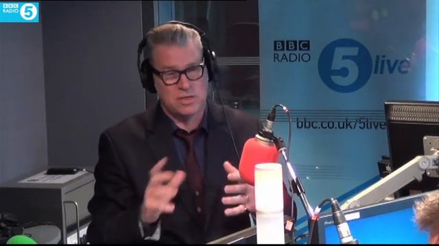Mark Kermode reviews The Borderlands смотреть онлайн