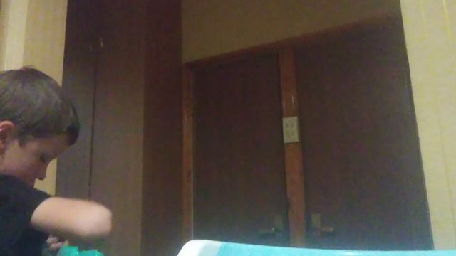 Я испытываю игрушку пистолет. смотреть онлайн
