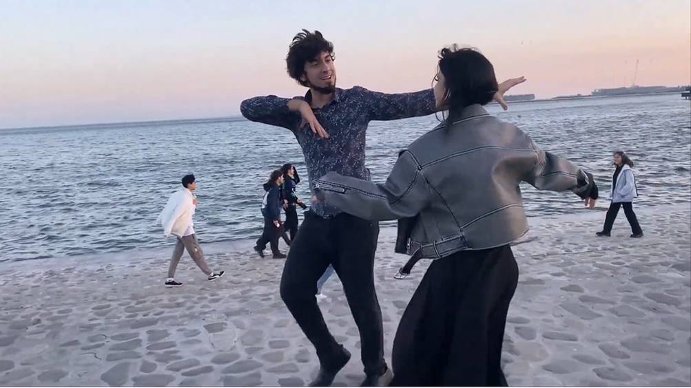 Девушка Танцует Лезгинка На Берегу Моря Баку Гогия 2024 Lezginka Gogia ALISHKA Dance Chechen Music смотреть онлайн