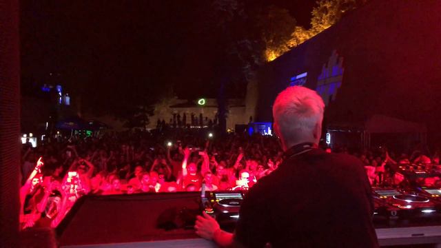 [4K] Jennifer Cardini drops "CAFE DEL MAR (Remix)" @Apgrade 06.09.2018 Belgrade by Grotto смотреть онлайн