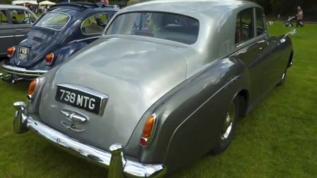 Vintage Bentley S1 Limousine up close смотреть онлайн