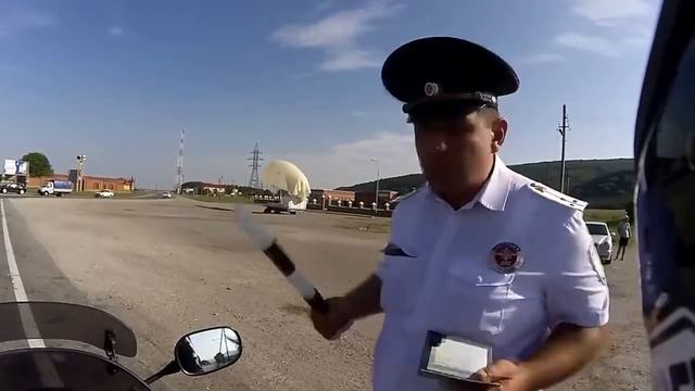 Позитивные Кавказские ГИБДДшники смотреть онлайн